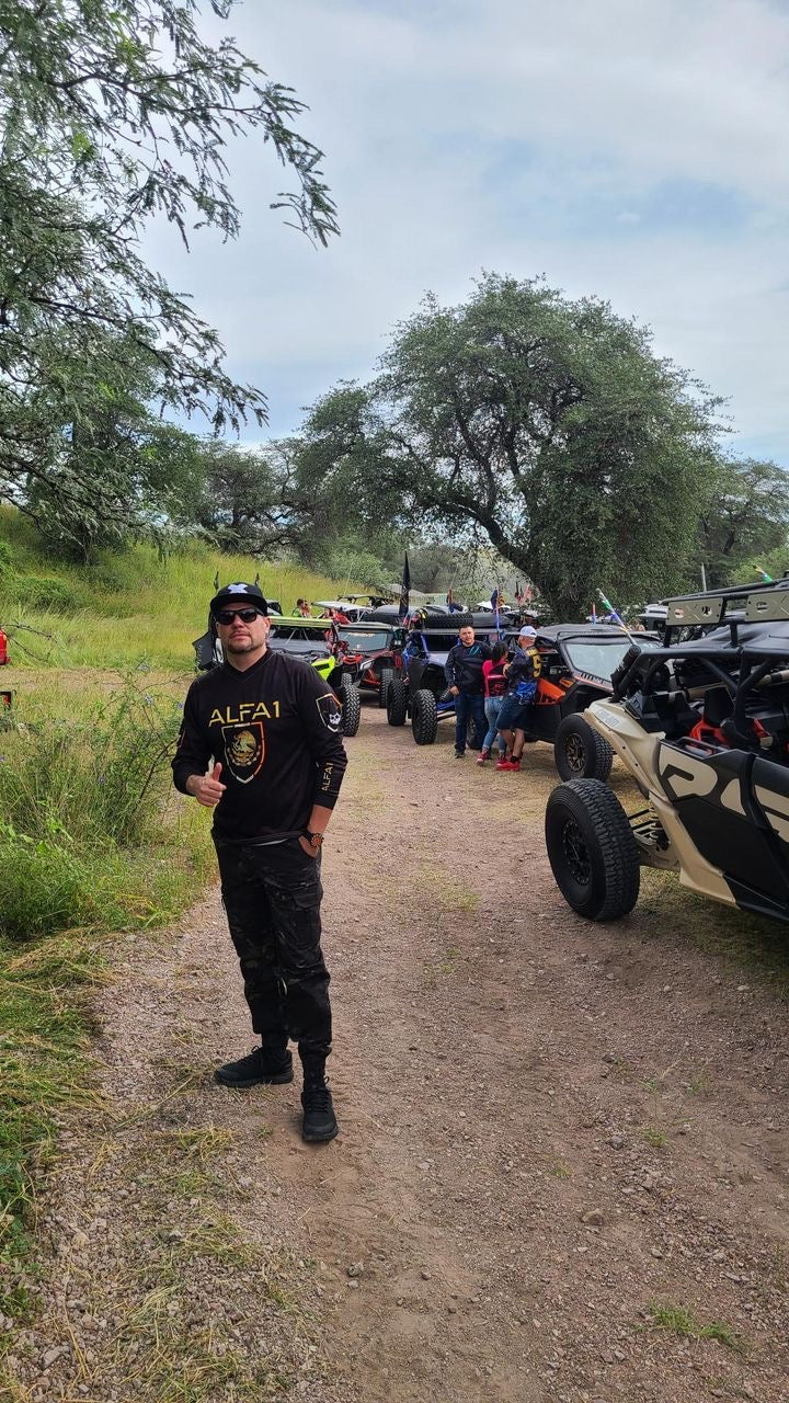 Escudo Dorado Black Off-road Jersey